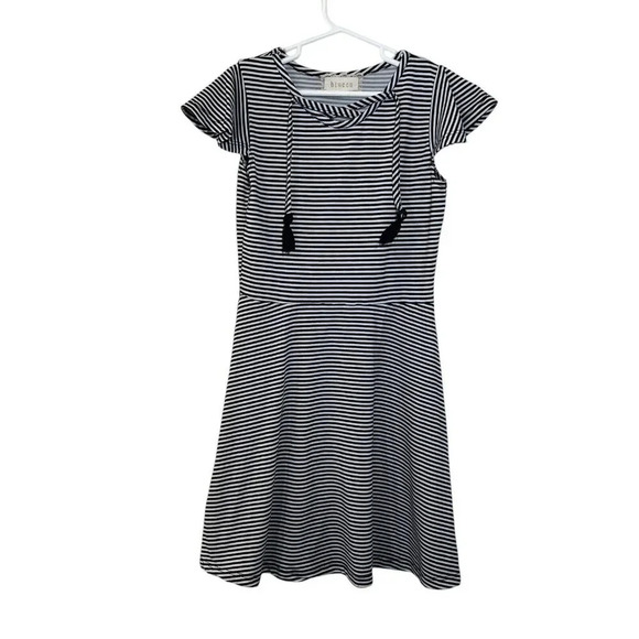 Btween Girls Dress Size 8 Black And White Stripes Pattern Tassels Short Sleeve - Picture 1 of 3